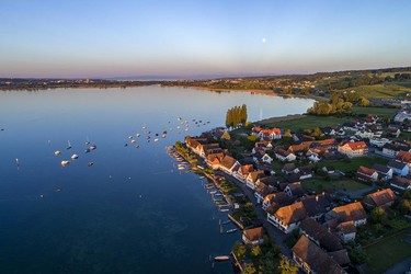 Fischerhäuser am Hafen von Ermatingen, Thurgau, Schweiz
