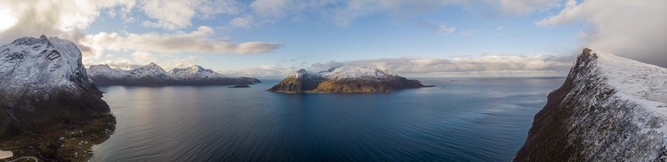 Blick vom Brosmetinden Wanderweg über den Ersfjord zur Insel Sesso, Luftaufnahme, Rekvik, Kvaløya, Tromsø, Norwegen