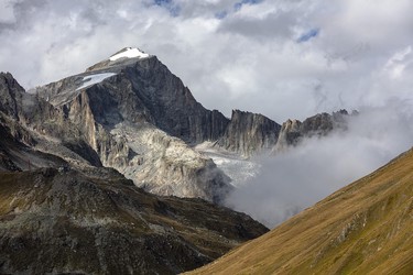 Wolken am Furkahorn, Aussicht von der Tälli, Furkapass, Wallis, Schweiz