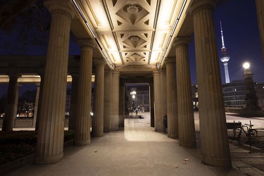 Arkaden an der Nationalgalerie, Museumsinsel, Stadtmitte, Berlin, Deutschland